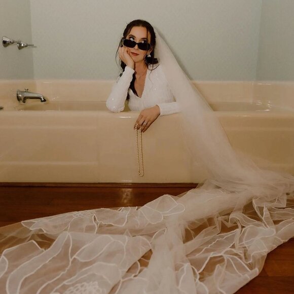 Tara Bridal Kaitie Fingertip Length Light Ivory Organza Embroidery Floral Veil - Picture 3 of 7